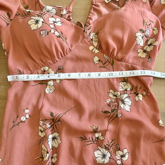 Inspired Hearts Soft Coral Scattered Floral Open Back Puff Sleeve Maxi Dress NWT - Picture 13 of 13